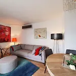 Atico Esquinero Muy Soleado Con La Terraza De 50 M2